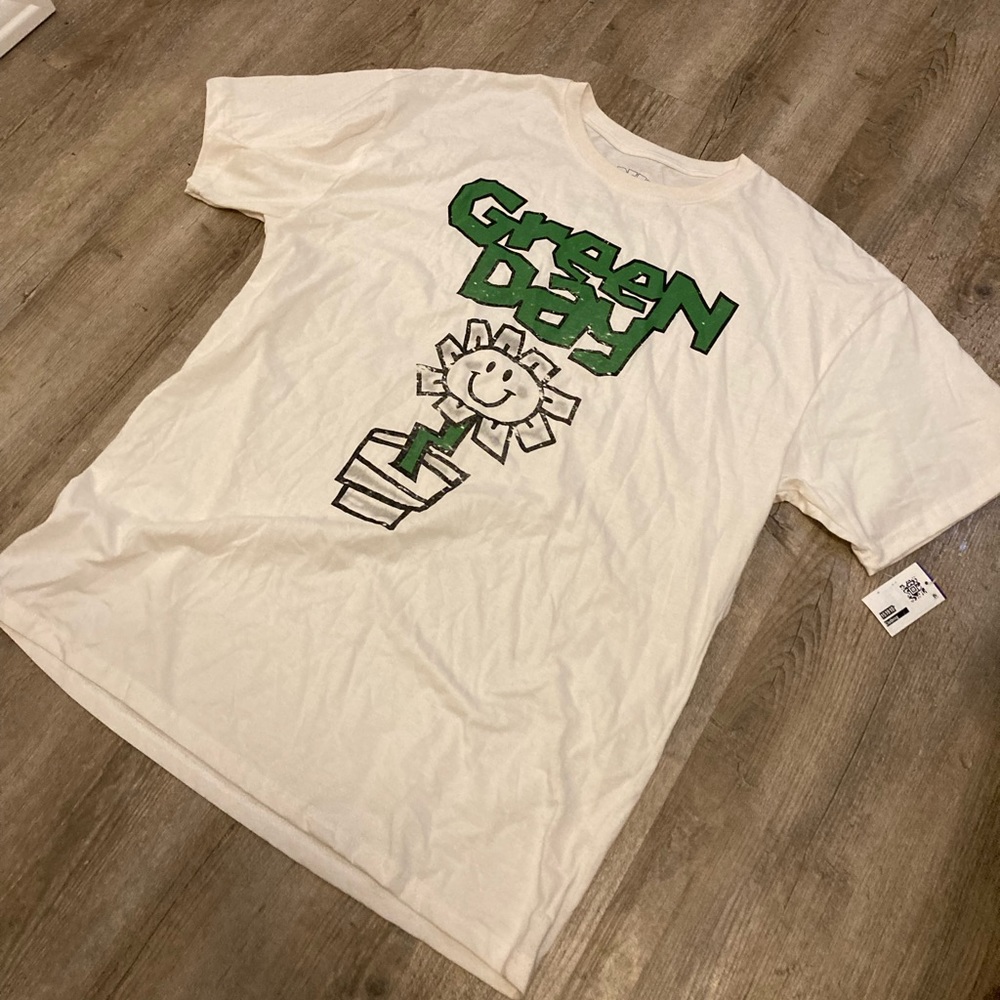 brand new green day shirt
